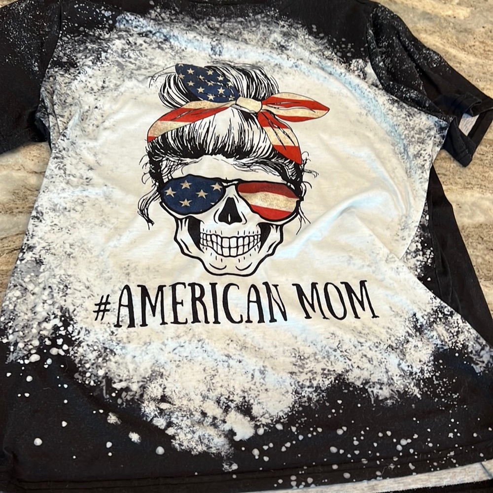 Women’s American mom tee shirt size XL